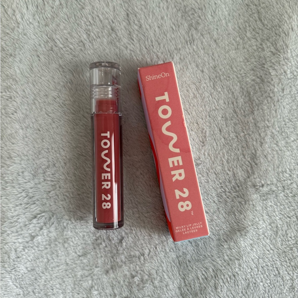 Tower 28 milky lip jelly in pistachio - Picture 9 of 9
